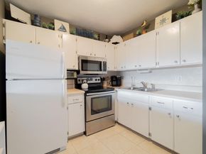 3160 Lake Osborne Drive 211, Lake Worth Beach FL 33461
