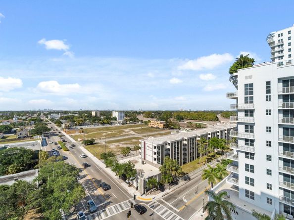 1830 Radius Dr 1012, Hollywood FL 33020