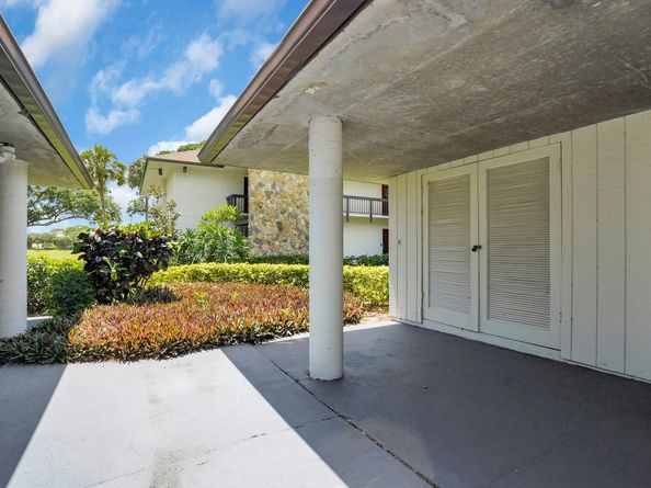 600 Greensward Ln 203, Delray Beach FL 33445