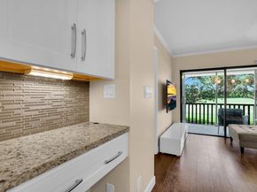 600 Greensward Ln 203, Delray Beach FL 33445