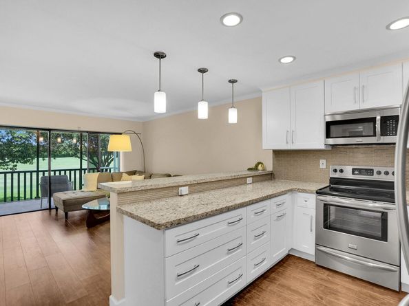 600 Greensward Ln 203, Delray Beach FL 33445