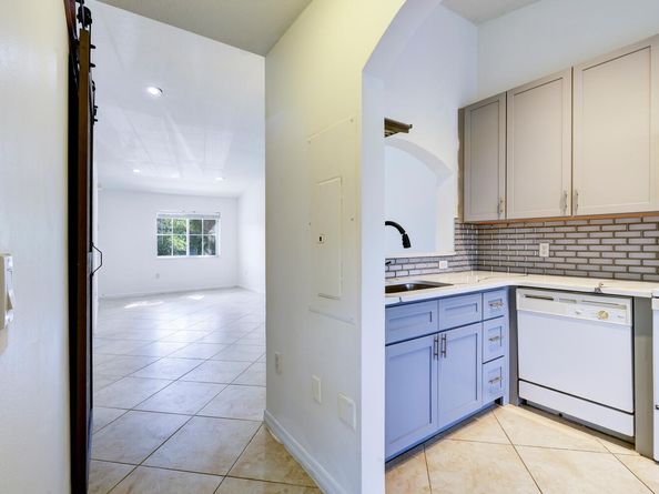 3478 Briar Bay Boulevard 202, West Palm Beach FL 33411