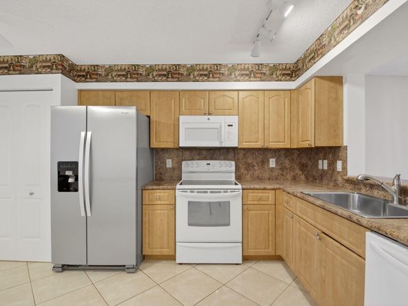 6112 Huntwick Terrace 106, Delray Beach FL 33484