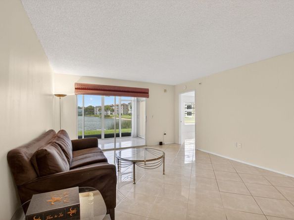 6112 Huntwick Terrace 106, Delray Beach FL 33484