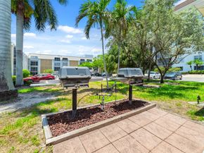 3040 NE 16th Ave 415, Oakland Park FL 33334