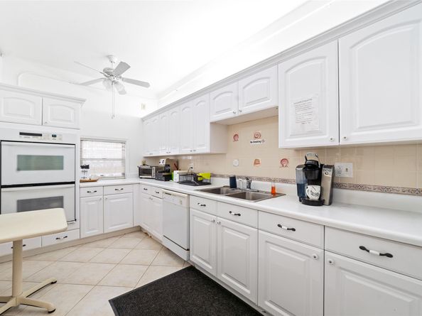 3040 NE 16th Ave 415, Oakland Park FL 33334