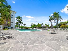 3040 NE 16th Ave 415, Oakland Park FL 33334