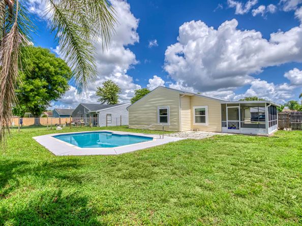 10656 Bobbie Lane, Royal Palm Beach FL 33411