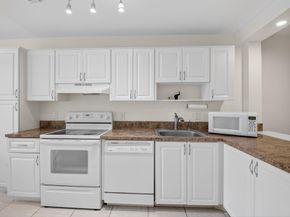 10 Southport Lane E, Boynton Beach FL 33436