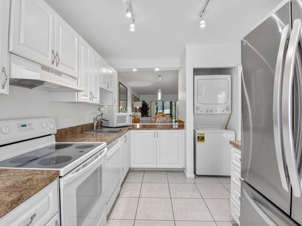 10 Southport Lane E, Boynton Beach FL 33436