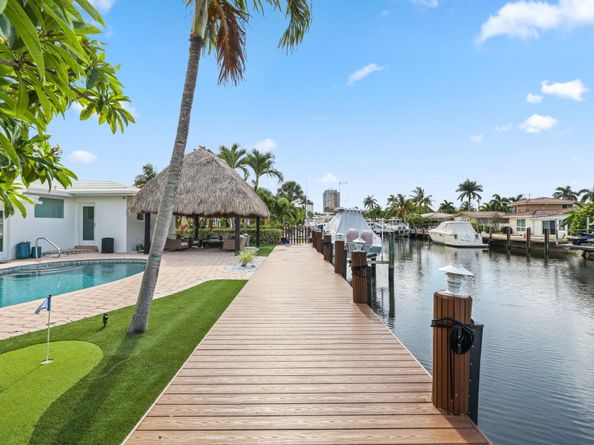 2448 SE 9th St, Pompano Beach FL 33062