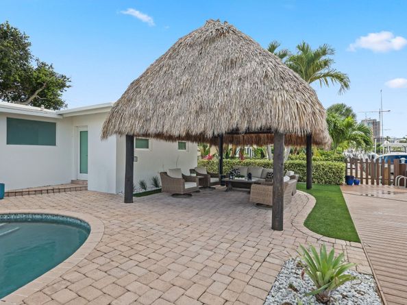 2448 SE 9th St, Pompano Beach FL 33062