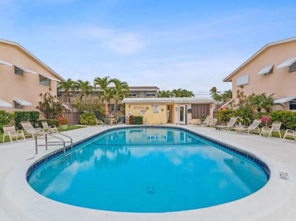 2111 NE 56th Street 106, Fort Lauderdale FL 33308