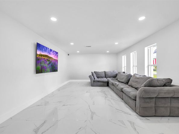 10300 NW 44th St, Coral Springs FL 33065