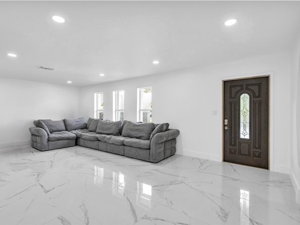 10300 NW 44th St, Coral Springs FL 33065