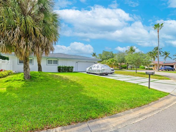 10300 NW 44th St, Coral Springs FL 33065