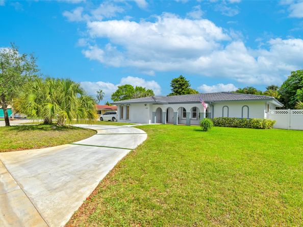 10300 NW 44th St, Coral Springs FL 33065