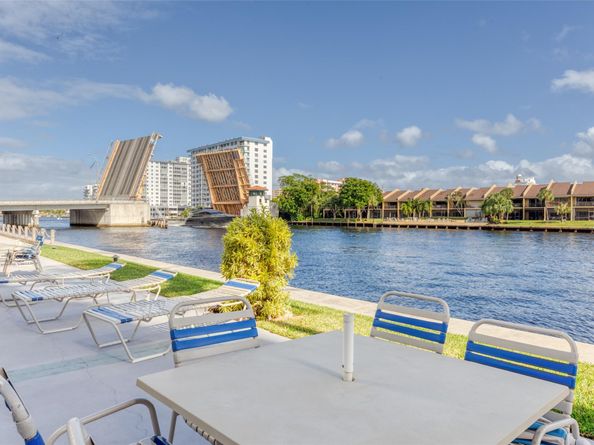2900 NE 14th Street Cswy 202, Pompano Beach FL 33062