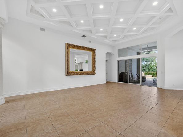 119 Via Paradisio, Palm Beach Gardens FL 33418