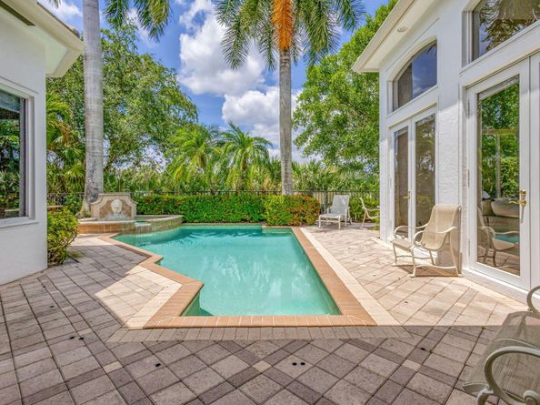 119 Via Paradisio, Palm Beach Gardens FL 33418