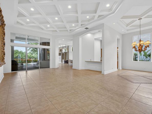 119 Via Paradisio, Palm Beach Gardens FL 33418