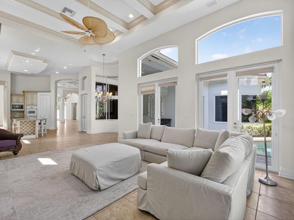 119 Via Paradisio, Palm Beach Gardens FL 33418