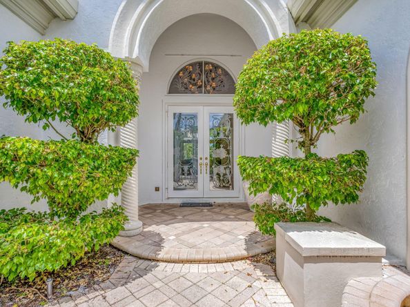 119 Via Paradisio, Palm Beach Gardens FL 33418