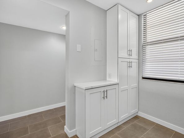 3710 Whitehall Drive 404, West Palm Beach FL 33401