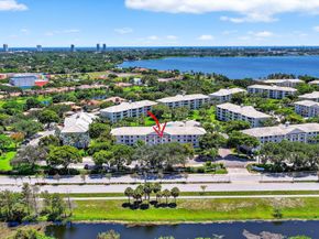 3710 Whitehall Drive 404, West Palm Beach FL 33401