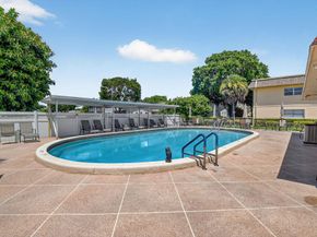 203 Oxford 100, West Palm Beach FL 33417