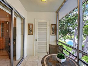 203 Oxford 100, West Palm Beach FL 33417