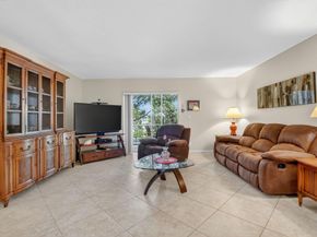203 Oxford 100, West Palm Beach FL 33417