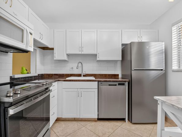 203 Oxford 100, West Palm Beach FL 33417
