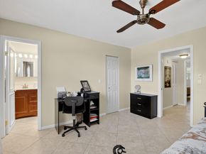 203 Oxford 100, West Palm Beach FL 33417