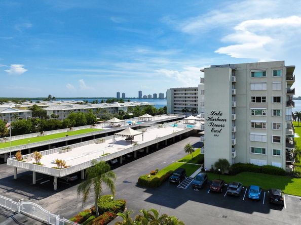 801 Lake Shore Drive 108, Lake Park FL 33403