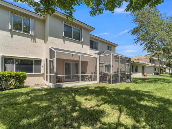 4866 SW 32nd Ter, Dania Beach FL 33312