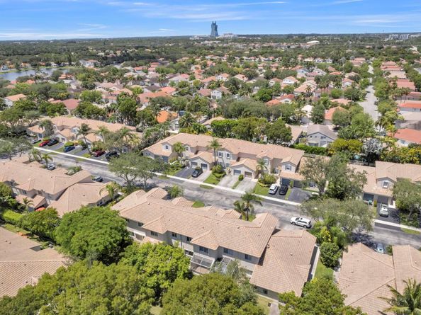 4866 SW 32nd Ter, Dania Beach FL 33312