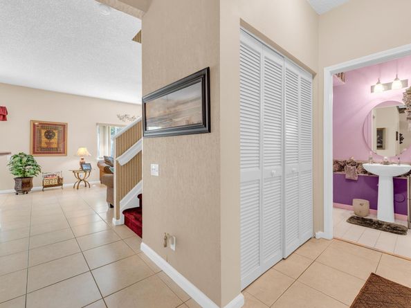 4866 SW 32nd Ter, Dania Beach FL 33312