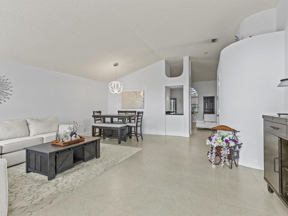 15193 Oak Chase Court, Wellington FL 33414