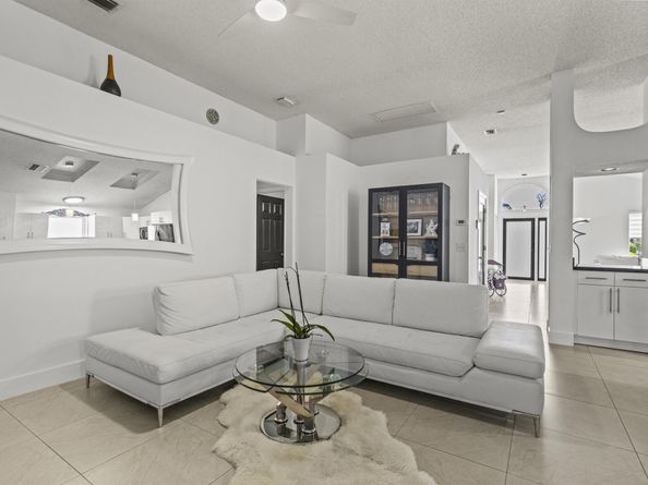15193 Oak Chase Court, Wellington FL 33414