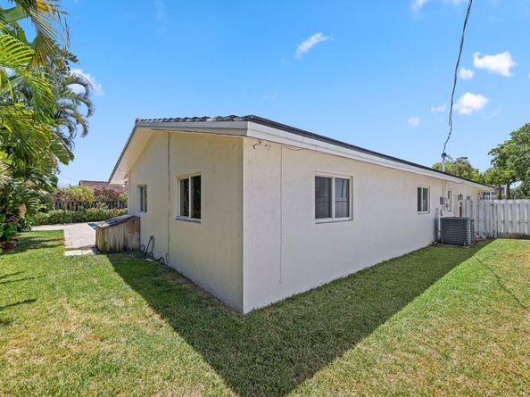 2331 NE 35 Drive, Fort Lauderdale FL 33308