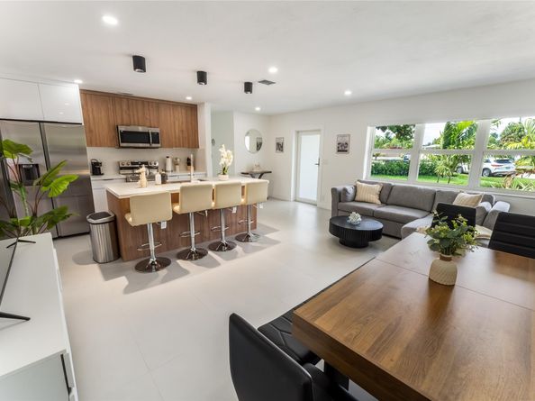 1618 NW 11th Ave, Fort Lauderdale FL 33311