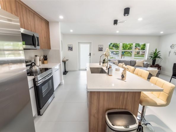 1618 NW 11th Ave, Fort Lauderdale FL 33311
