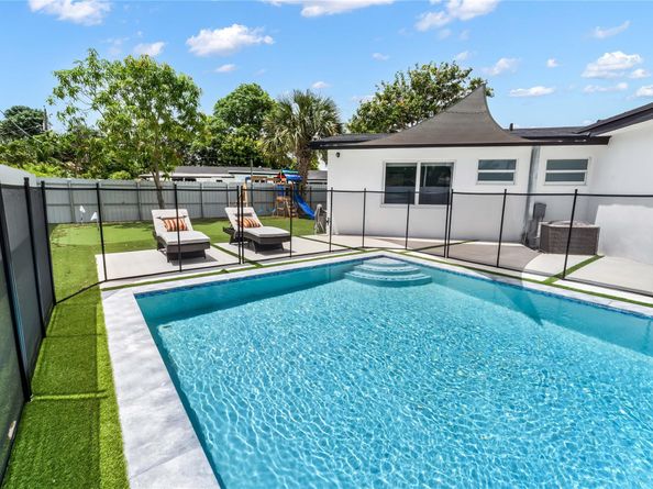 1618 NW 11th Ave, Fort Lauderdale FL 33311