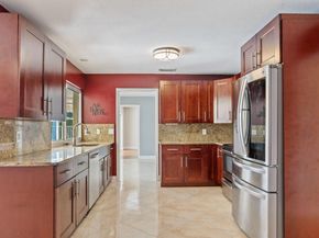4806 Kumquat Dr, Tamarac FL 33319