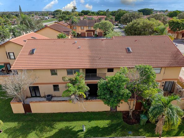 1013 SW 112th Ter 1013, Pembroke Pines FL 33025