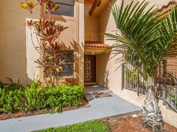 1013 SW 112th Ter