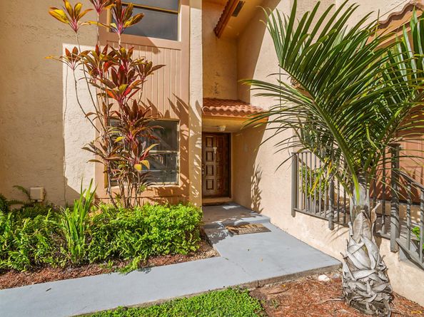 1013 SW 112th Ter 1013, Pembroke Pines FL 33025