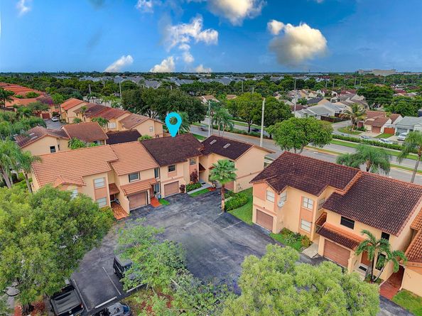 1013 SW 112th Ter 1013, Pembroke Pines FL 33025