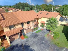 1013 SW 112th Ter 1013, Pembroke Pines FL 33025